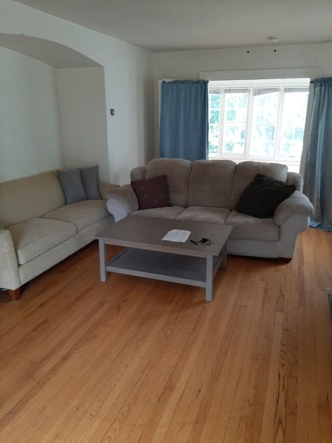 143 Lathrop St in Madison, WI - Building Photo - Building Photo