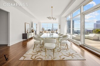 151 E 58th St in New York, NY - Building Photo - Building Photo