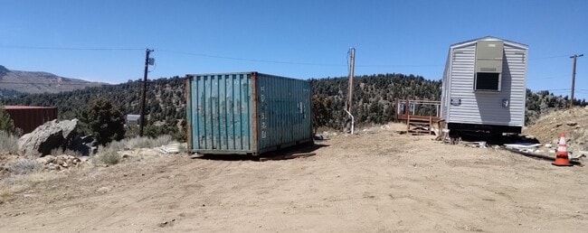 39600 Knob Hill Rd in Big Bear, CA - Building Photo - Building Photo