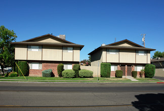 Eastview Apartments in Fresno, CA - Building Photo - Building Photo