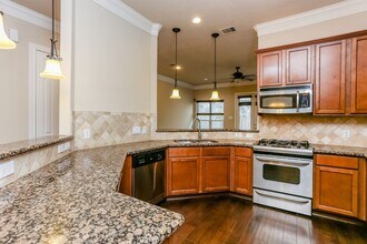 5819 Petty St in Houston, TX - Building Photo - Building Photo