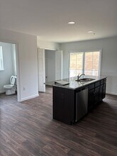 6 Meredith Way in Carlisle, PA - Foto de edificio - Building Photo