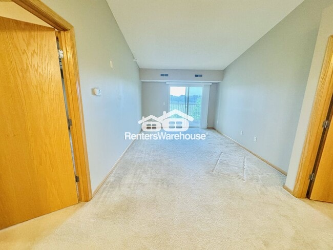 1590 Parkwood Dr