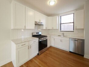 3911 N Keeler Ave, Unit 1 in Chicago, IL - Building Photo - Building Photo