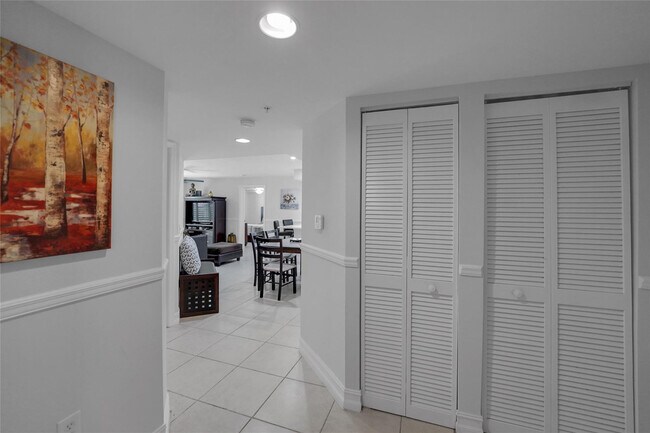 2125 SE 10th Ave in Fort Lauderdale, FL - Building Photo - Building Photo