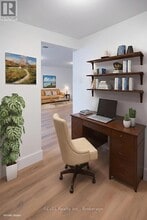 2137 Mt Forest Dr in Burlington, ON - Building Photo - Building Photo