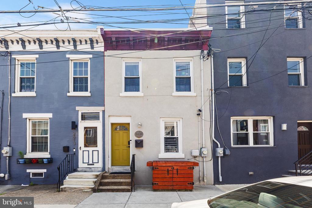2611 Almond St in Philadelphia, PA - Building Photo