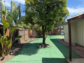 10670 Minette Dr in Cupertino, CA - Building Photo