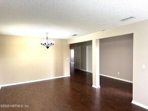 229 Nadia Michelle Ct N in Jacksonville, FL - Building Photo - Building Photo