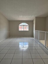 6891 W 36th Ave in Hialeah, FL - Building Photo - Building Photo