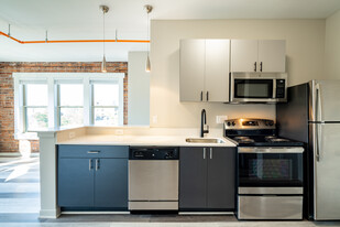 The Lindley in Detroit, MI - Building Photo