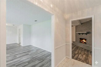 6248 Trail Lake Dr in Fort Worth, TX - Foto de edificio - Building Photo