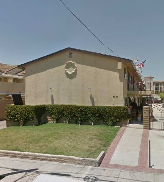 7601 Wyoming St in Westminster, CA - Building Photo