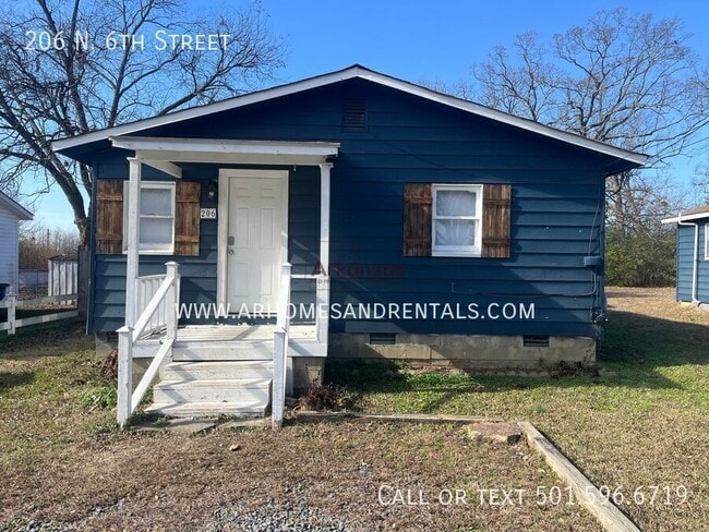 property at 206 N 6th St