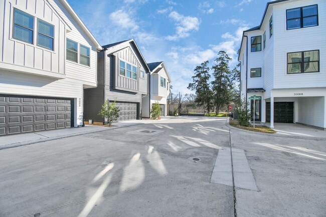 property at 2003 Laverne Willow Ln