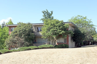 Vista Rainier Apartments in Tacoma, WA - Building Photo - Building Photo