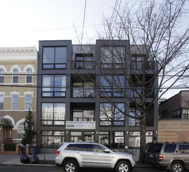 267-269 Kingsland Ave in Brooklyn, NY - Foto de edificio - Building Photo