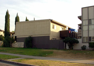 1810-1838 E Wilson Ave in Orange, CA - Building Photo - Building Photo