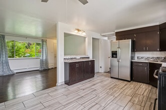10280 W 12th Ave in Lakewood, CO - Building Photo - Building Photo