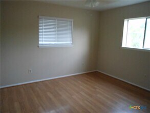 333 Briarwood Dr in New Braunfels, TX - Building Photo - Building Photo