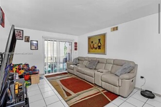 6011 W 24th Ave in Hialeah, FL - Building Photo - Building Photo