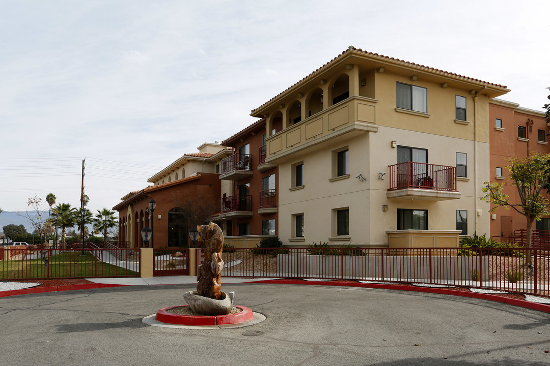 Sahara Senior Villa in Hemet, CA - Foto de edificio