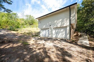 948 E Valley Dr in Rossville, GA - Building Photo - Building Photo