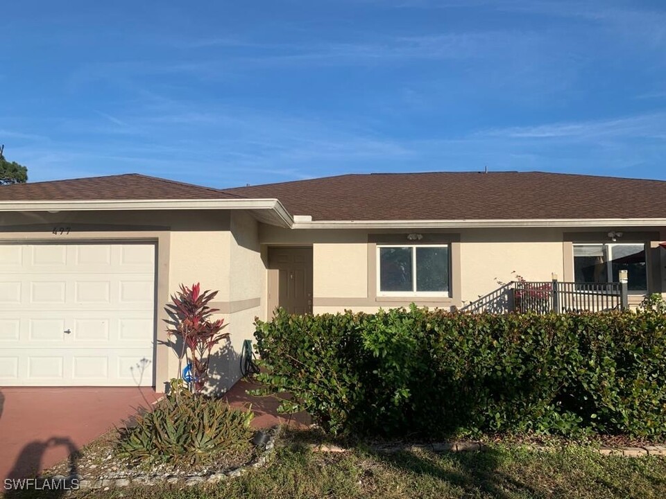 497 Linden Ave S in Lehigh Acres, FL - Building Photo