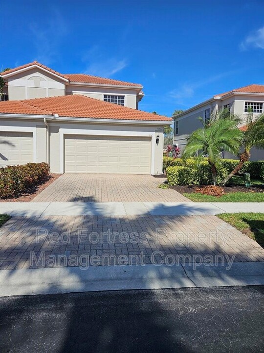 9220 Belleza Way in Ft. Myers, FL - Building Photo