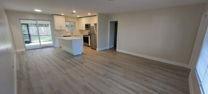 1235 SW 13th Cir, Unit West in Fort Lauderdale, FL - Building Photo - Building Photo