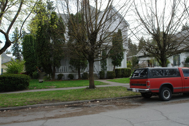 2011 W 2nd Ave in Spokane, WA - Foto de edificio - Building Photo