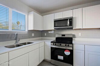949 E Roma Ave in Phoenix, AZ - Building Photo - Building Photo