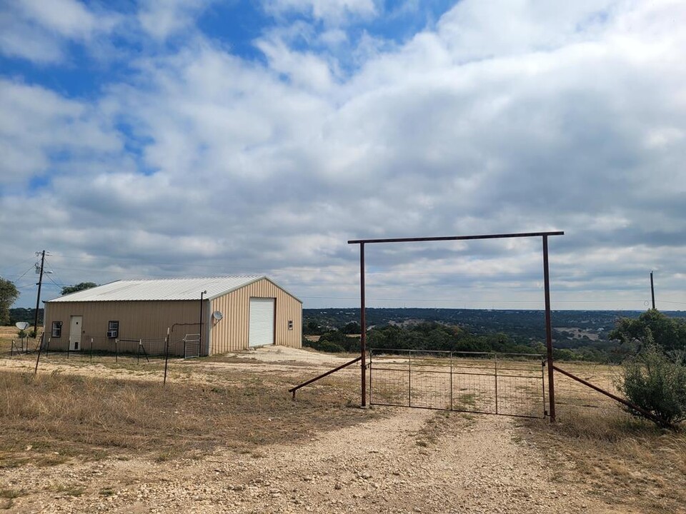 116 Agave Trail in Kerrville, TX - Building Photo