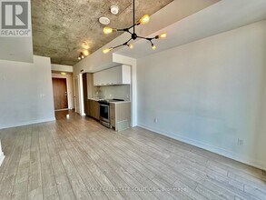 15 Baseball Pl in Toronto, ON - Building Photo - Building Photo