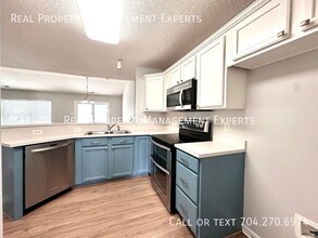 5928 Briggs Dr in Charlotte, NC - Building Photo - Building Photo