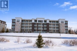 5 Spooner Cres in Collingwood, ON - Building Photo