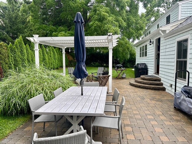 30 Lawson Dr in Madison, CT - Building Photo - Building Photo