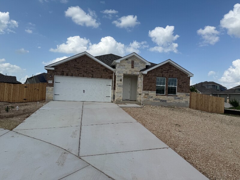 1520 Aspinwall Cv in Leander, TX - Building Photo