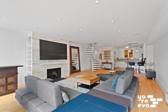 529 W 42nd St in New York, NY - Building Photo - Building Photo