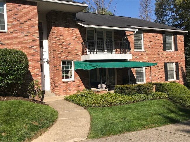 property at 22 Williamsburg Cir