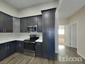 4411 S 19th St in Phoenix, AZ - Foto de edificio - Building Photo