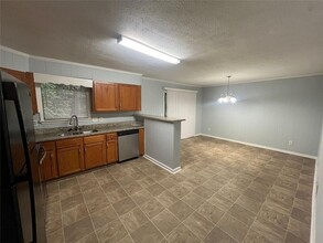 515 Transit Cir in Atlanta, GA - Building Photo - Building Photo