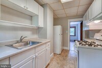 2914 Bayonne Ave photo'