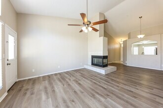 8944 E Gail Rd in Scottsdale, AZ - Building Photo - Building Photo