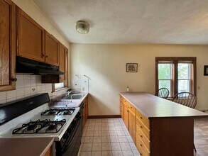 29 Frederick Ave, Unit 1 in Medford, MA - Building Photo - Building Photo