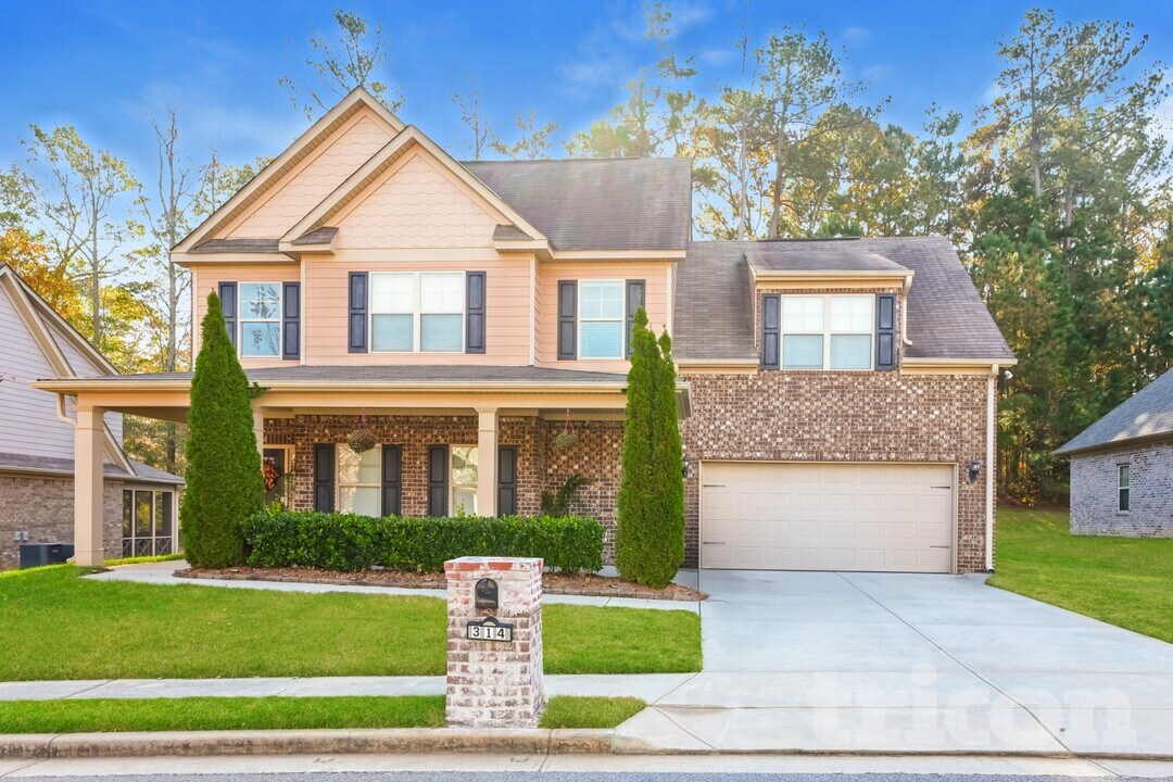314 Arbor Pl in Loganville, GA - Building Photo