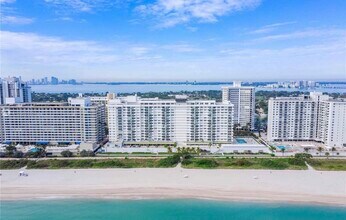 5601 Collins Ave, Unit 5 in Miami Beach, FL - Building Photo - Building Photo