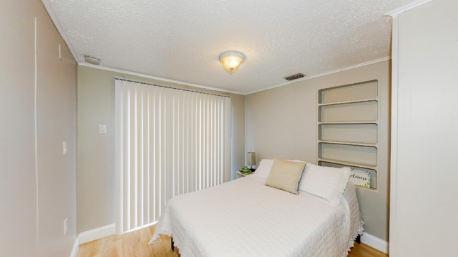 property at 3910 E Fern St