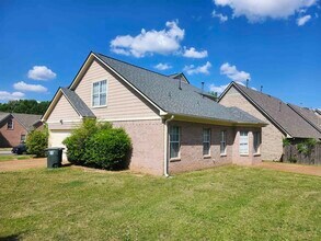 6667 Einat Cove in Memphis, TN - Building Photo - Building Photo
