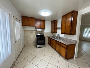 314 W Providencia Ave in Burbank, CA - Building Photo - Building Photo